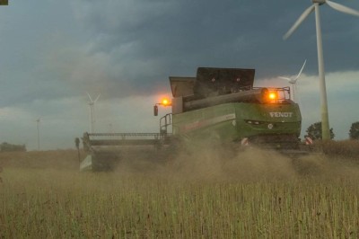Fendt Ideal Mähdrescher auf dem Feld